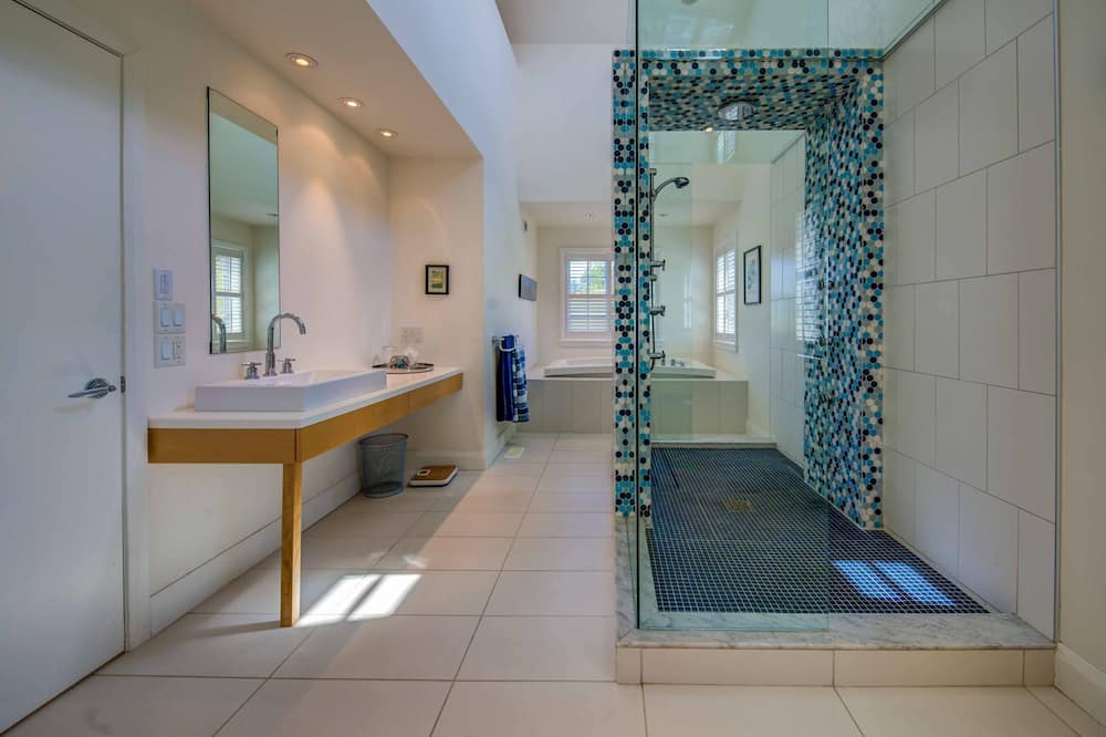 Photo of Bathroom in Creemore