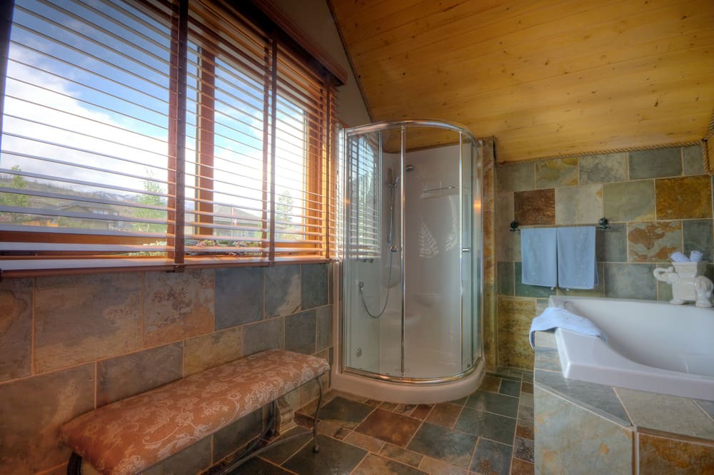 Photo of Bathroom in Upper Mission