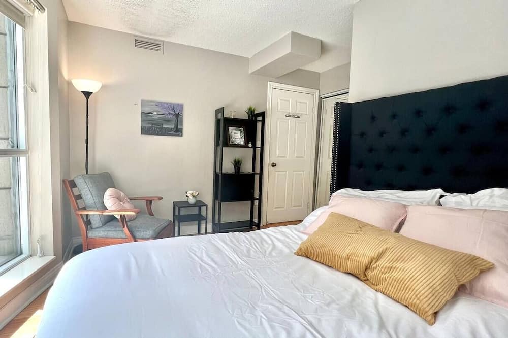 Photo of Bedroom in Fashion District
