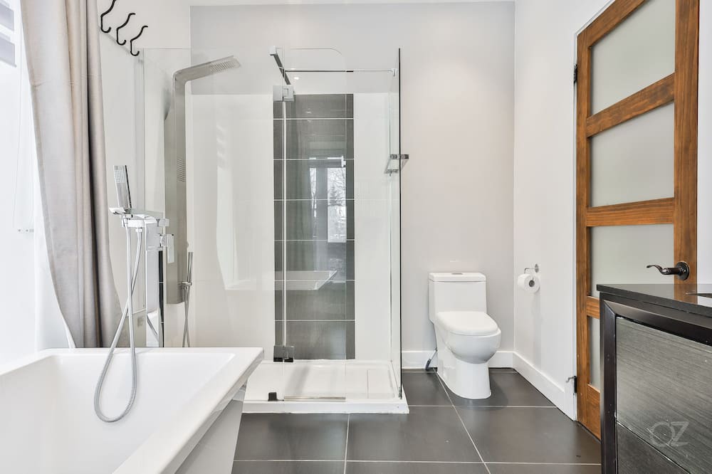 Photo of Bathroom in Saint Donat