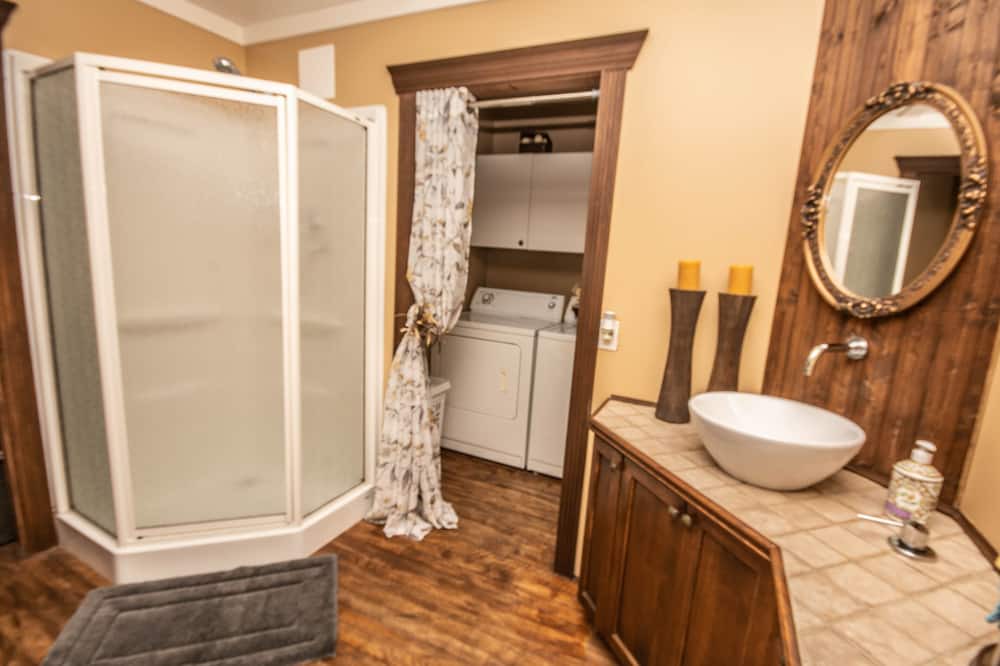 Photo of Bathroom in Lac-Etchemin