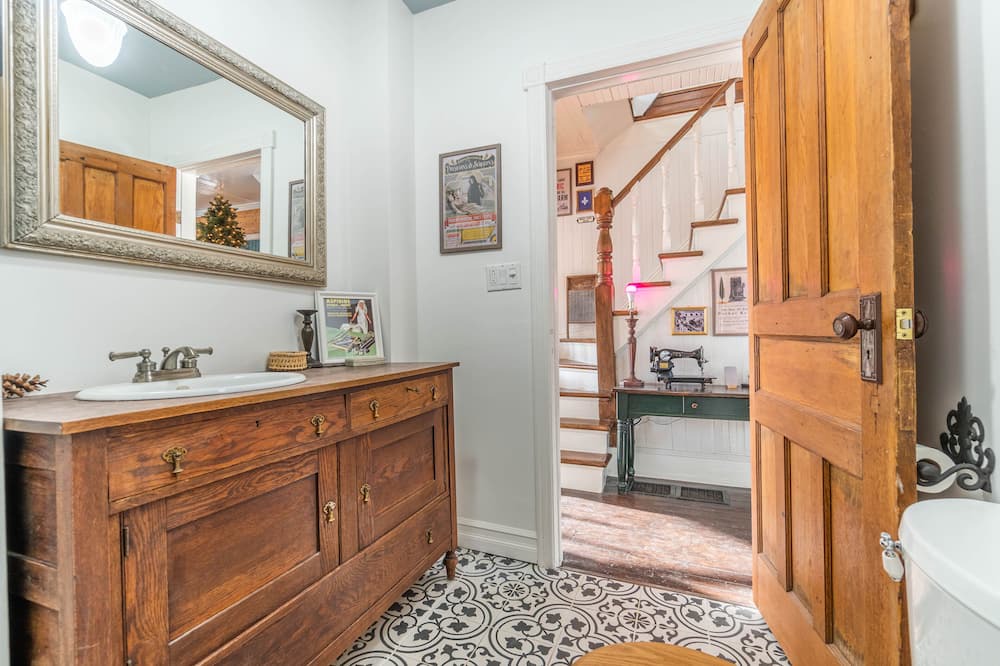 Photo of Bathroom in Brebeuf
