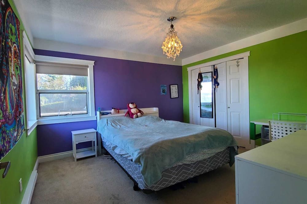 Photo of Bedroom in Cordova Bay