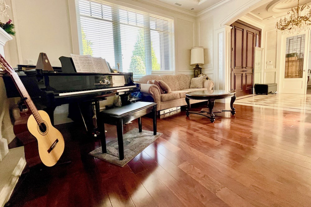 Photo of Livingroom in Oakridge