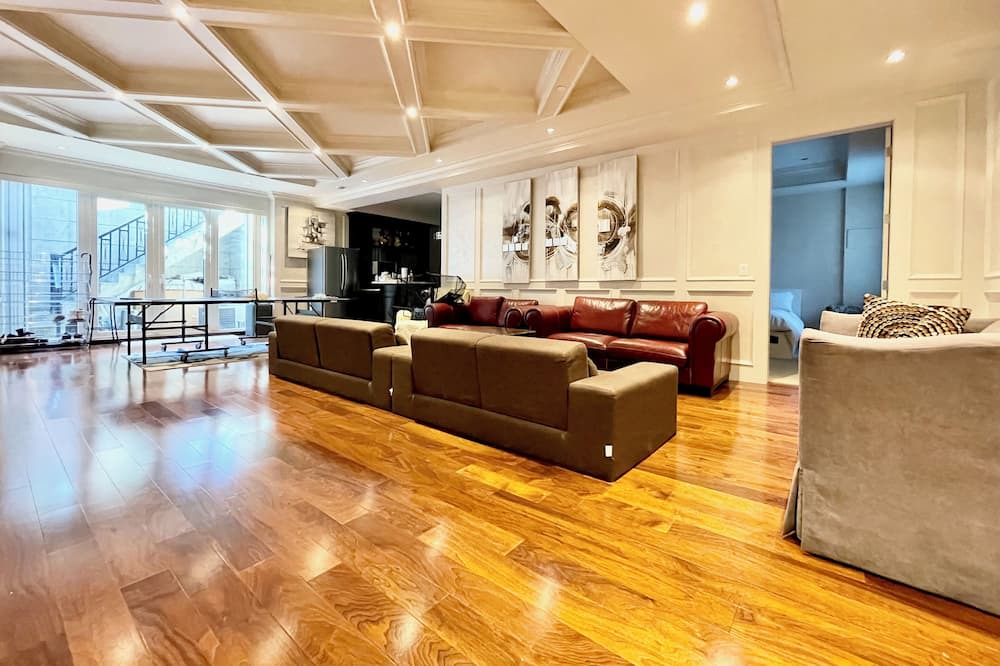 Photo of Livingroom in Oakridge