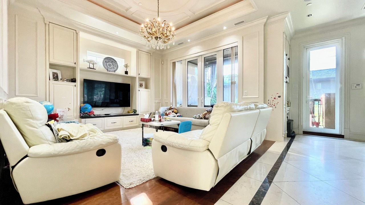 Photo of Livingroom in Oakridge