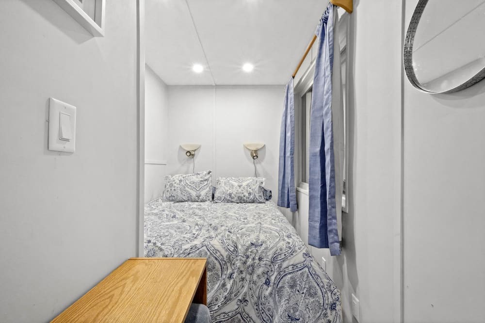 Photo of Bedroom in Lower Lonsdale
