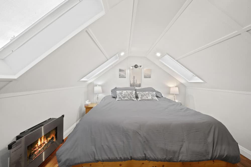 Photo of Bedroom in Lower Lonsdale
