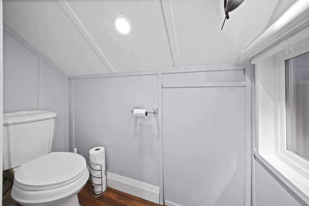 Photo of Bathroom in Lower Lonsdale