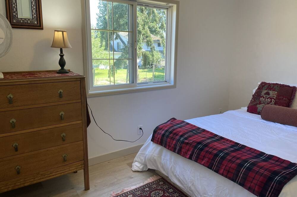 Photo of Bedroom in Mill Bay