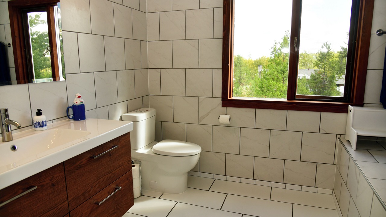 Photo of Bathroom in 70 Mile House
