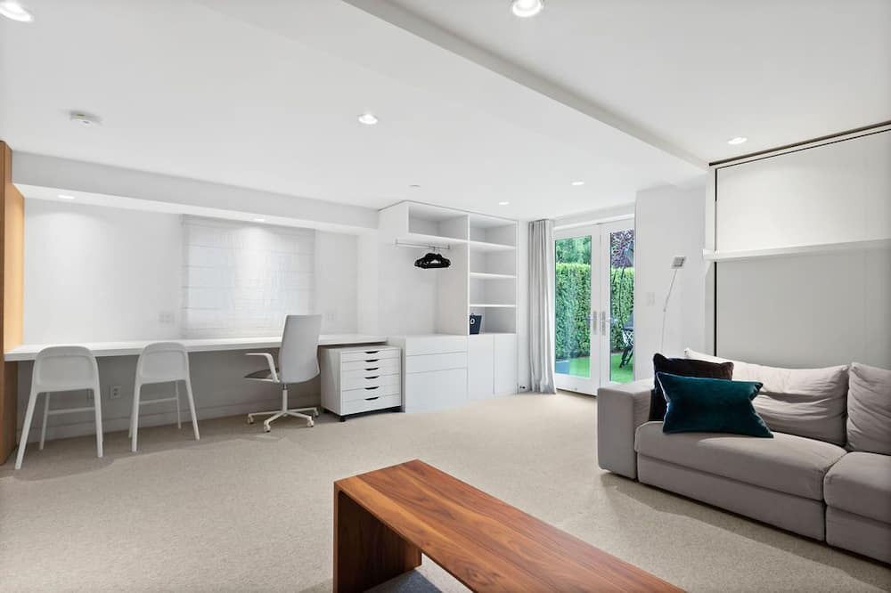Photo of Livingroom in Kitsilano