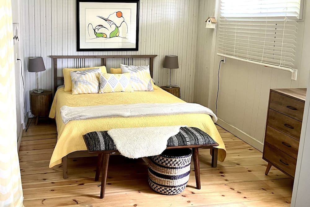 Photo of Bedroom in Armour