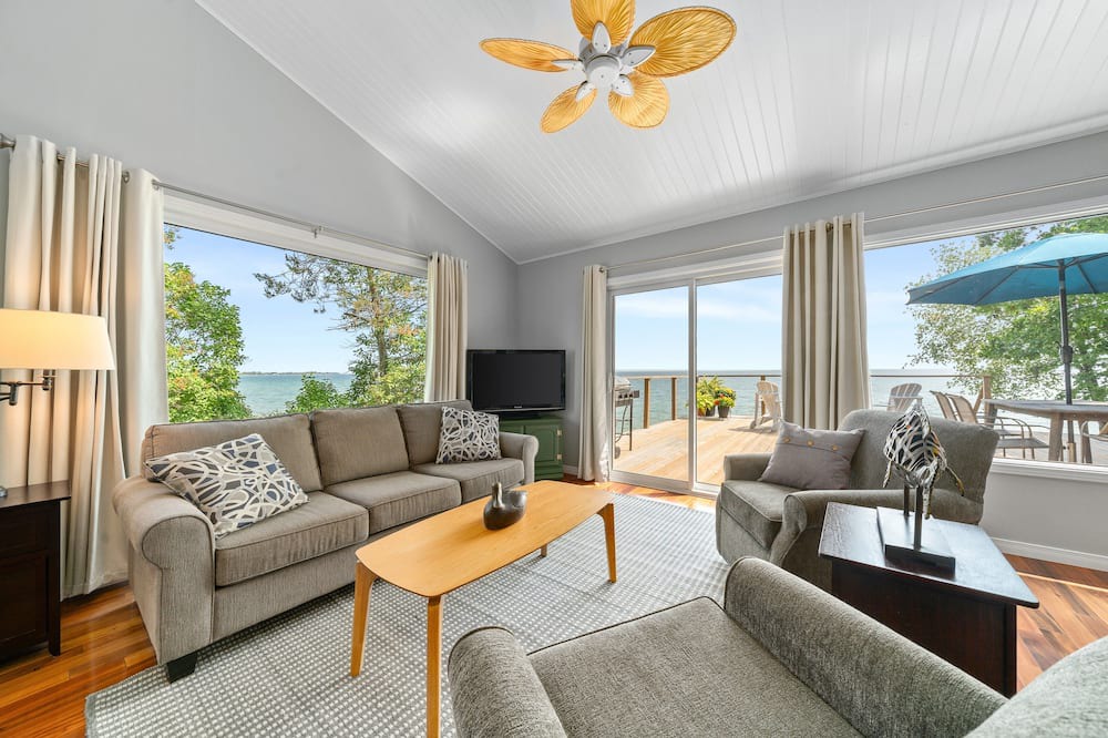 Photo of Livingroom in Consecon