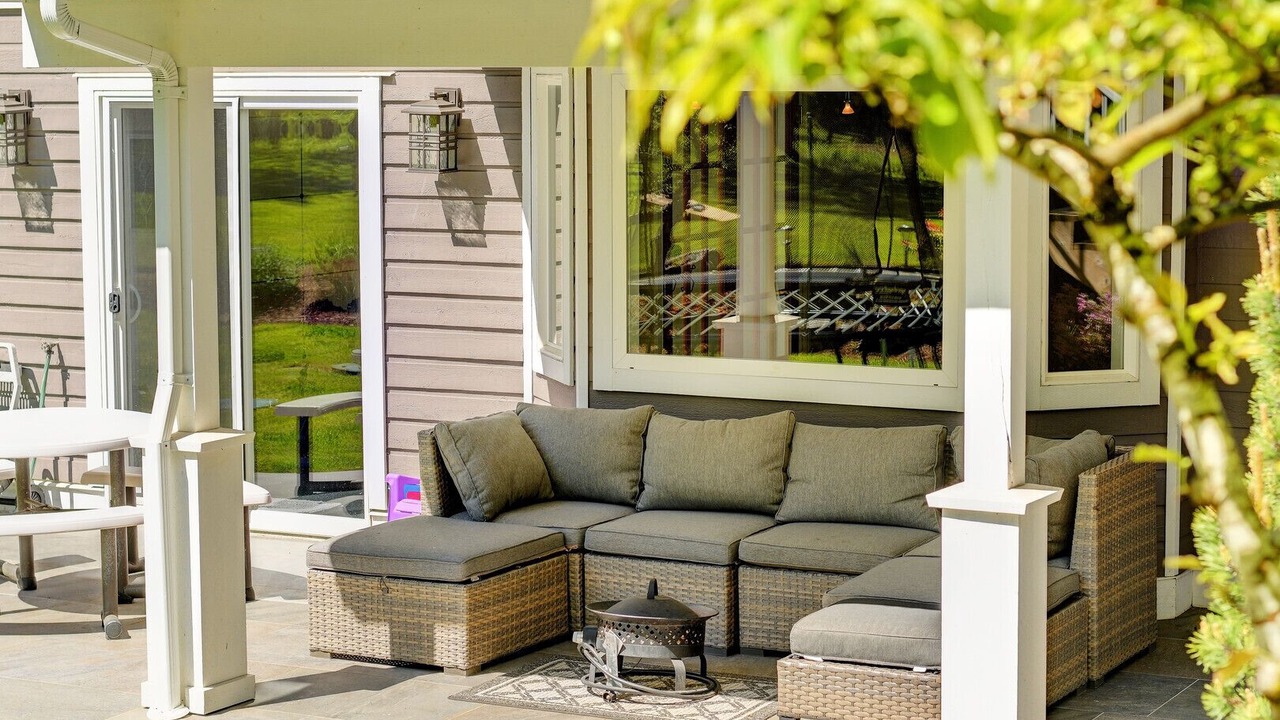 Photo of Patio Balcony in Brentwood Bay