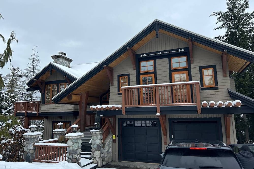 Photo of Outdoor in Whistler Cay Estates