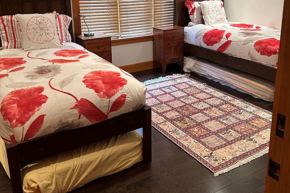 Photo of Bedroom in Whistler Cay Estates