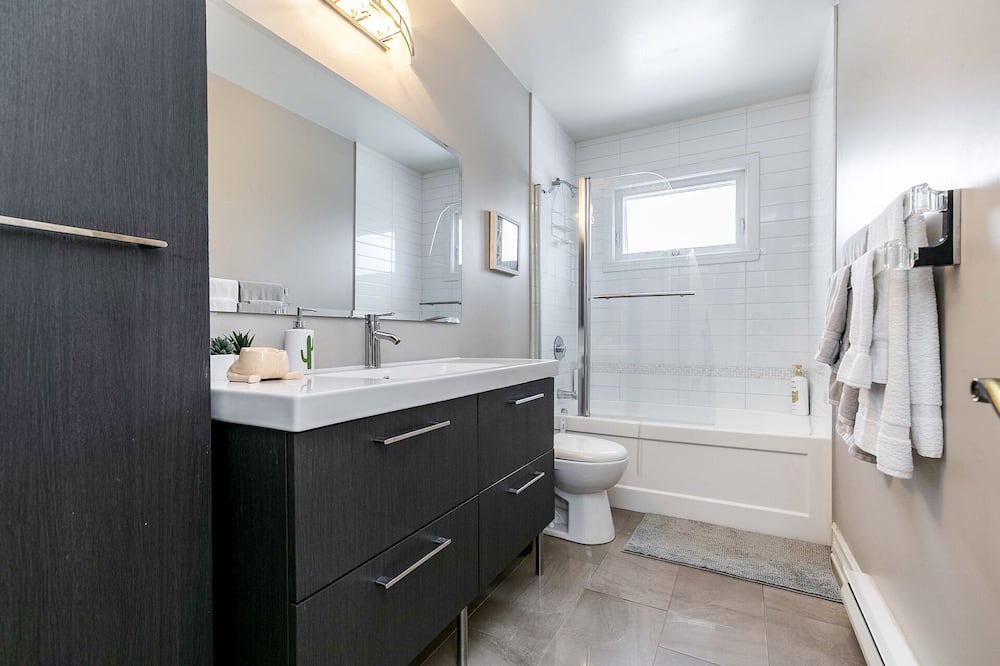 Photo of Bathroom in Brossard