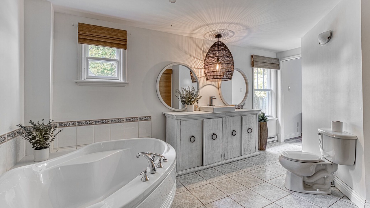 Photo of Bathroom in Saint-Laurent-de-l'ile d'Orleans