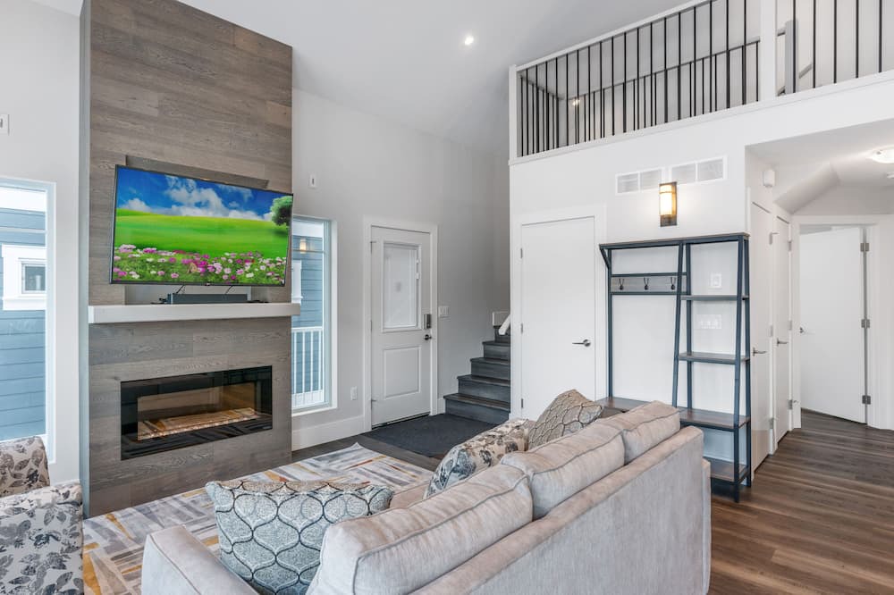 Photo of Livingroom in Central Okanagan