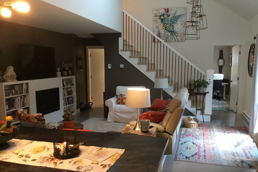 Photo of Livingroom in Wolfville