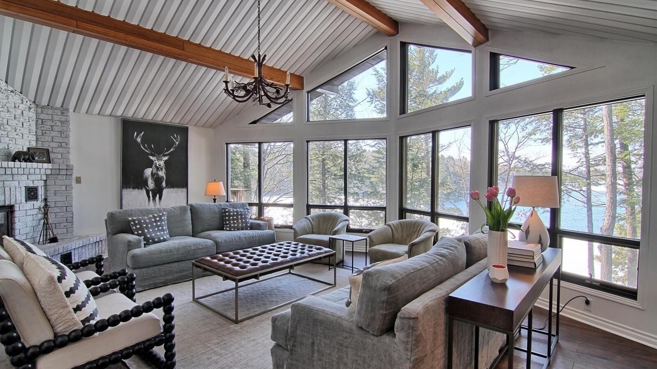 Photo of Livingroom in Muskoka Lakes