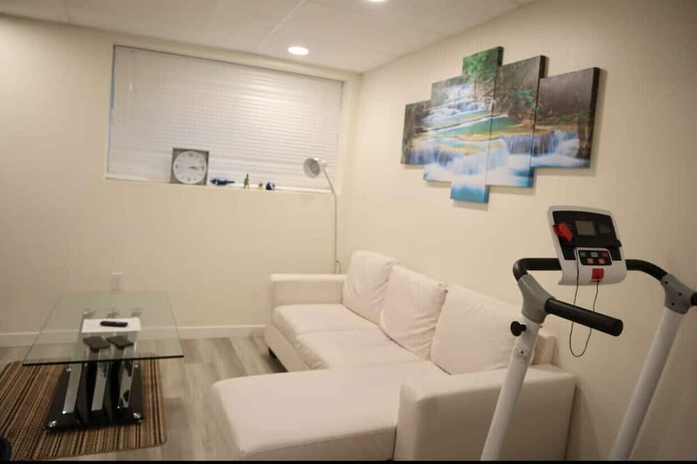 Photo of Livingroom in East Kildonan