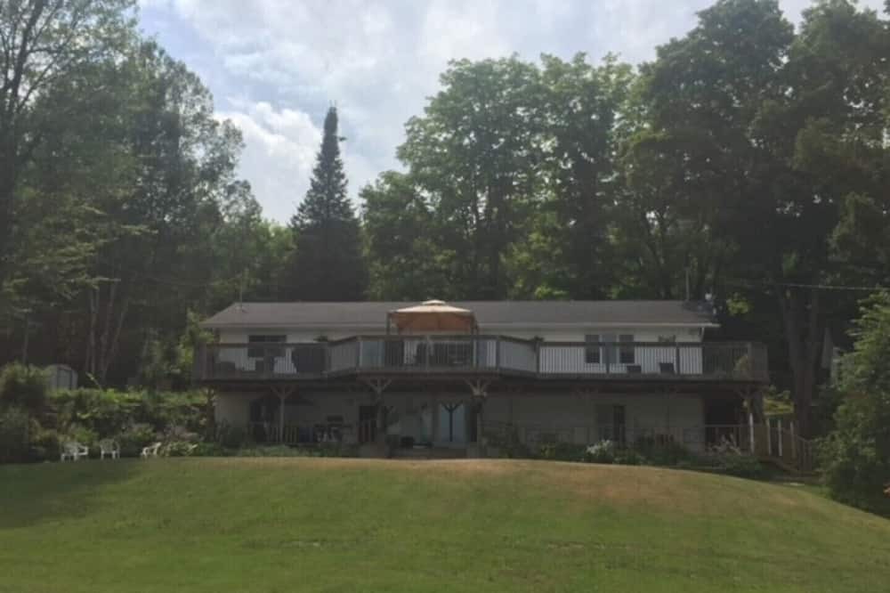 Photo of Outdoor in Unorganized Centre Parry Sound