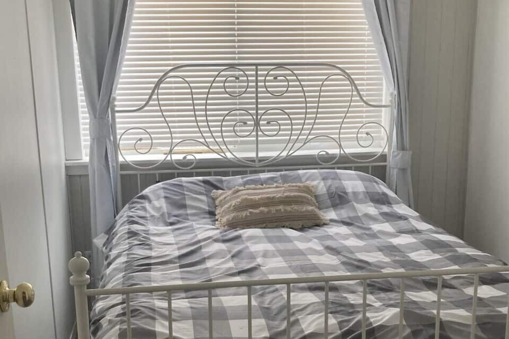 Photo of Bedroom in Lone Butte