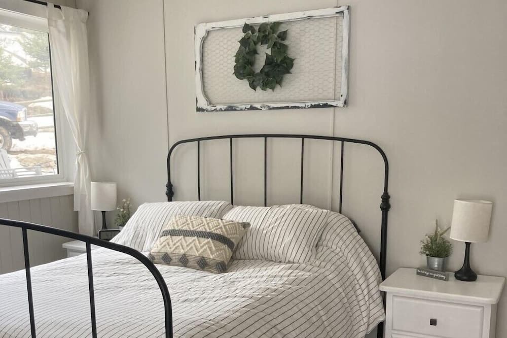 Photo of Bedroom in Lone Butte