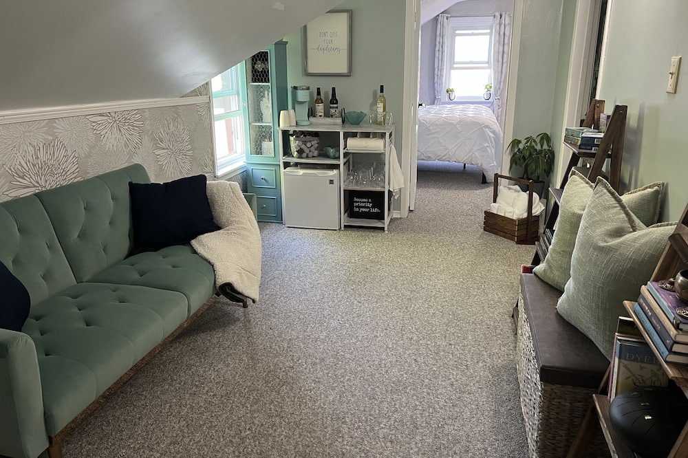Photo of Livingroom in County of Brant