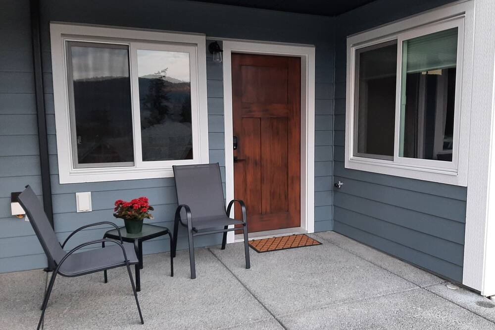 Photo of Patio Balcony in Maple Bay