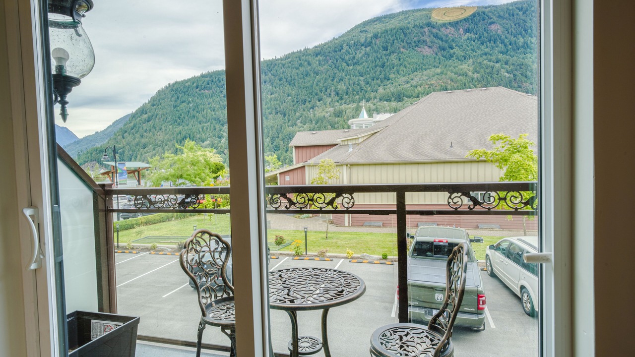 Photo of Patio Balcony in Harrison Hot Springs