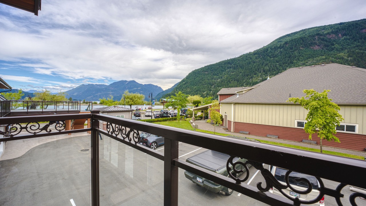 Photo of Patio Balcony in Harrison Hot Springs