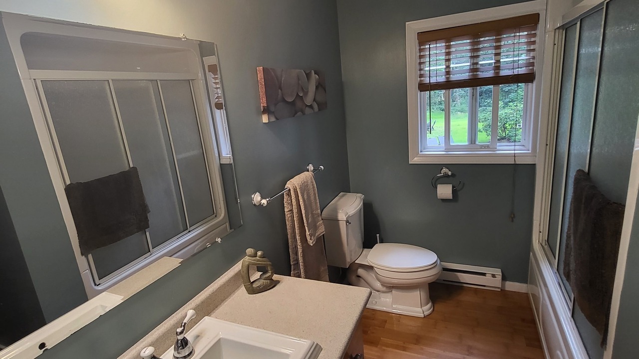 Photo of Livingroom in Courtenay