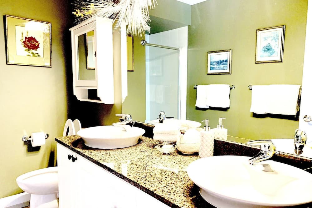Photo of Bathroom in Steveston