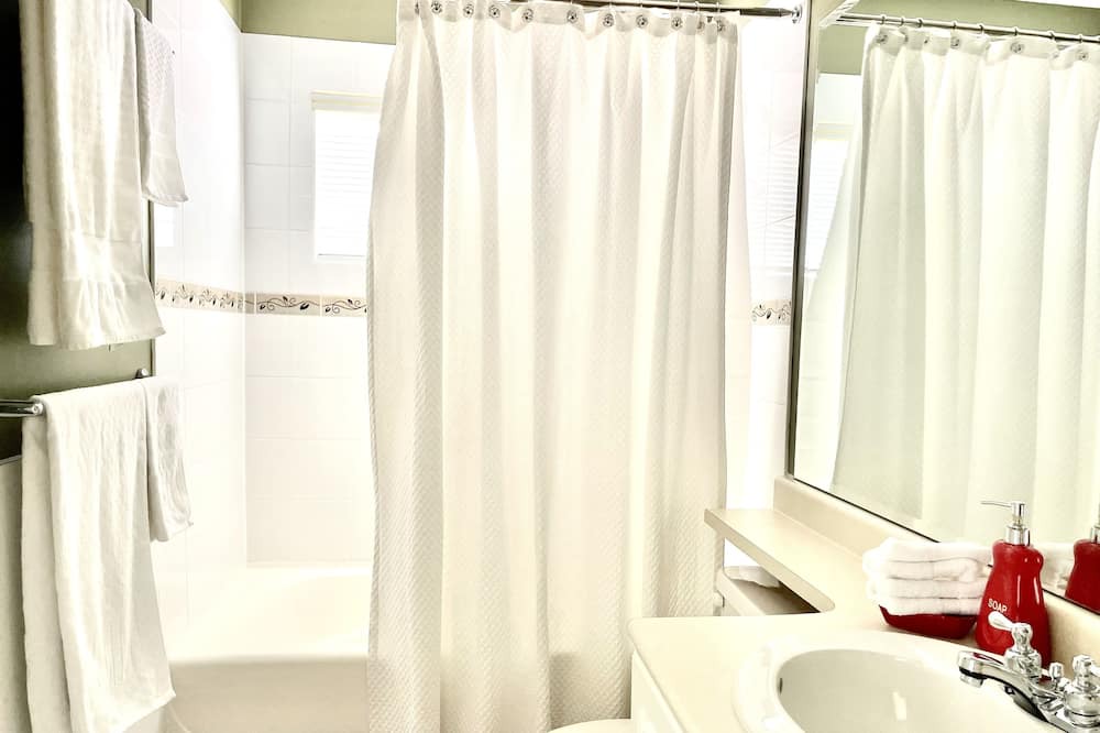 Photo of Bathroom in Steveston