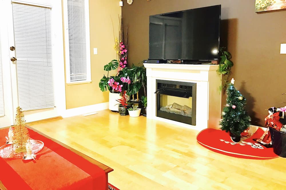 Photo of Livingroom in Steveston