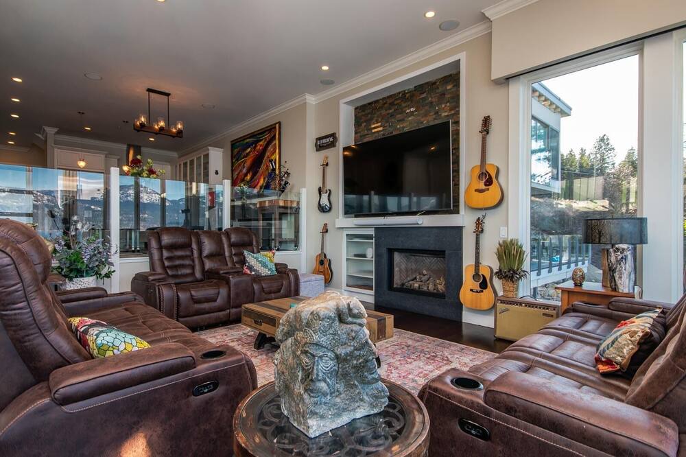 Photo of Livingroom in Vernon