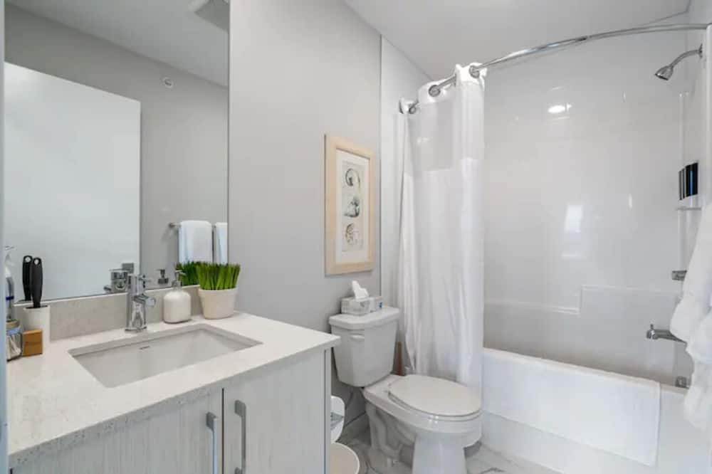 Photo of Bathroom in Hillhurst