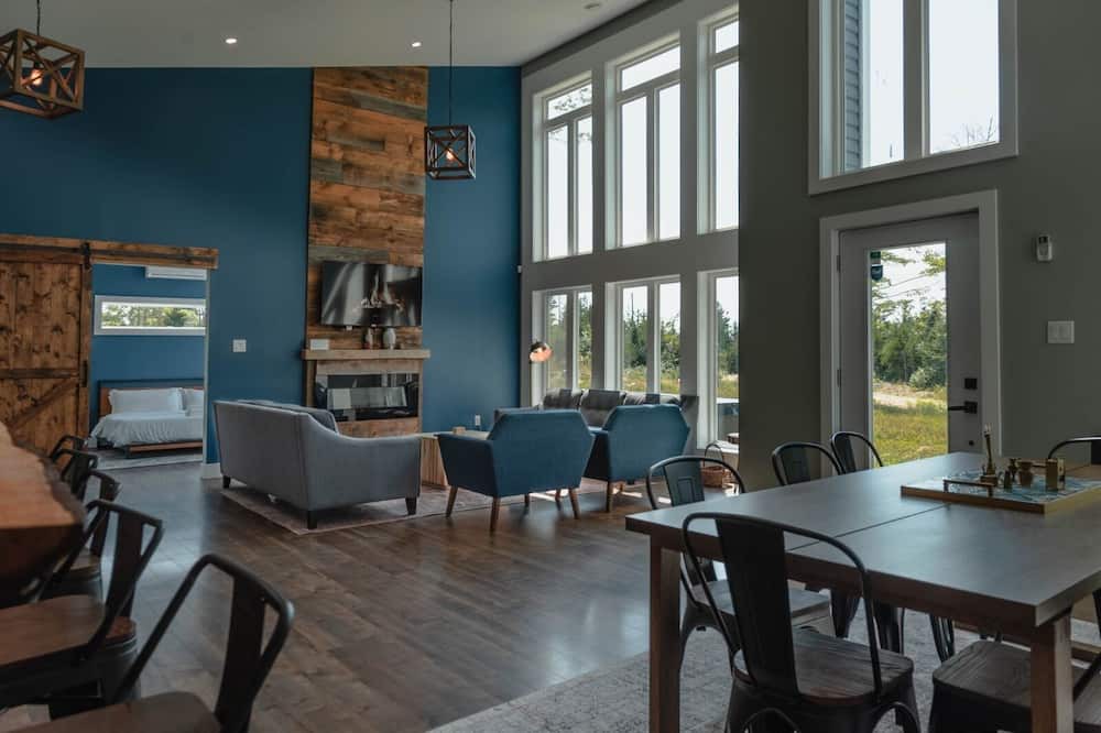 Photo of Livingroom in Newport Landing
