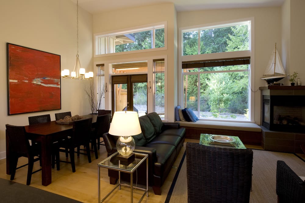 Photo of Livingroom in Regional District of Nanaimo