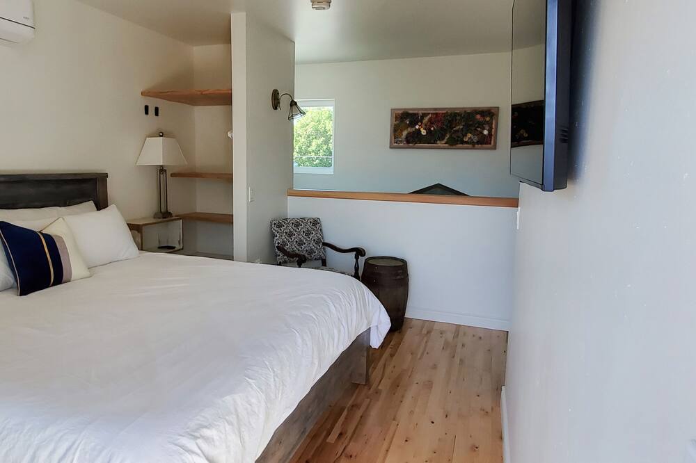 Photo of Bedroom in Kaslo