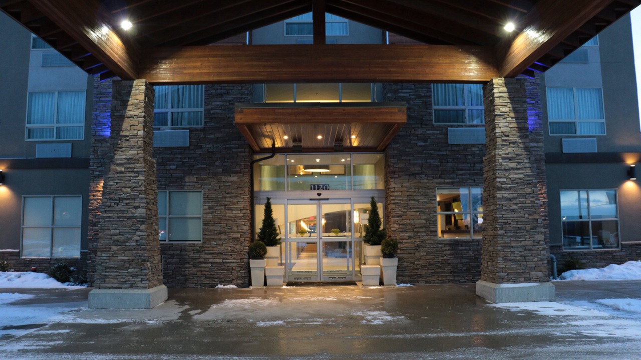 Photo of Outdoor in Golden