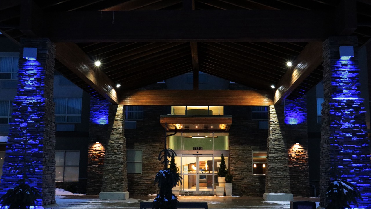 Photo of Outdoor in Golden