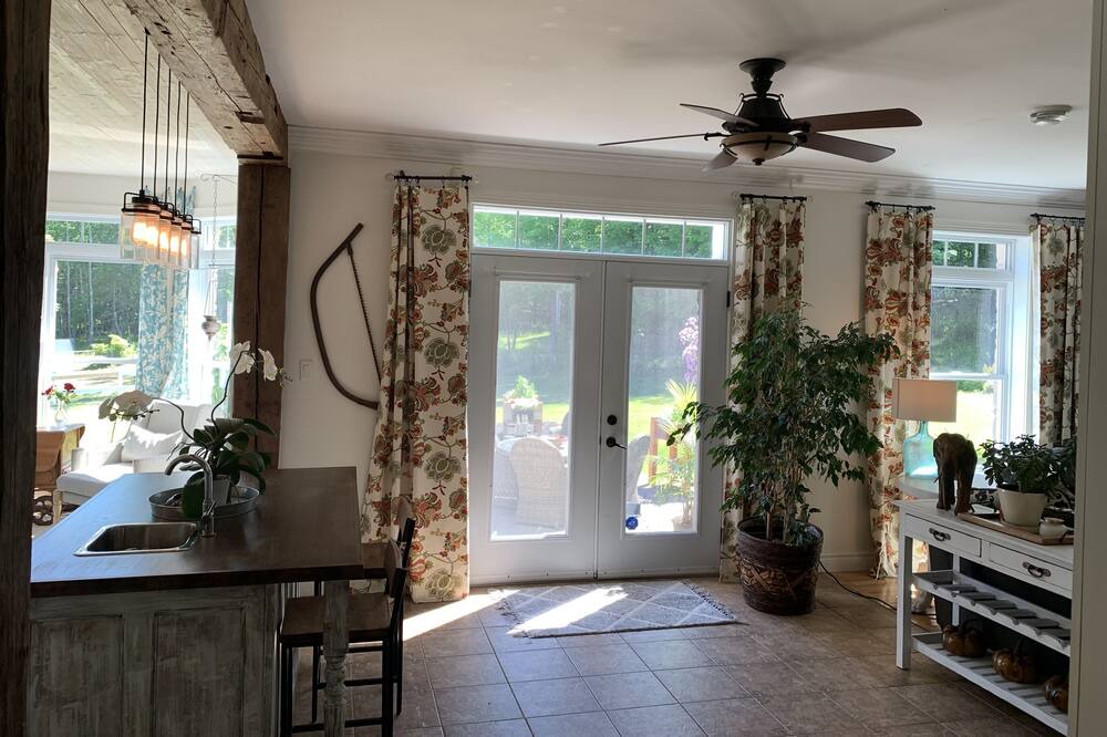 Photo of Livingroom in Cedarville