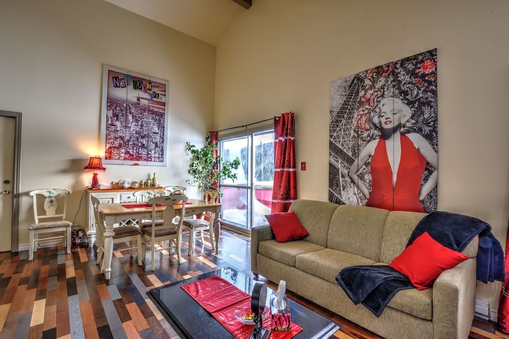 Photo of Livingroom in Sainte-Adele