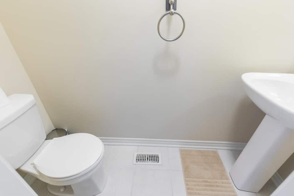 Photo of Bathroom in Stoney Creek
