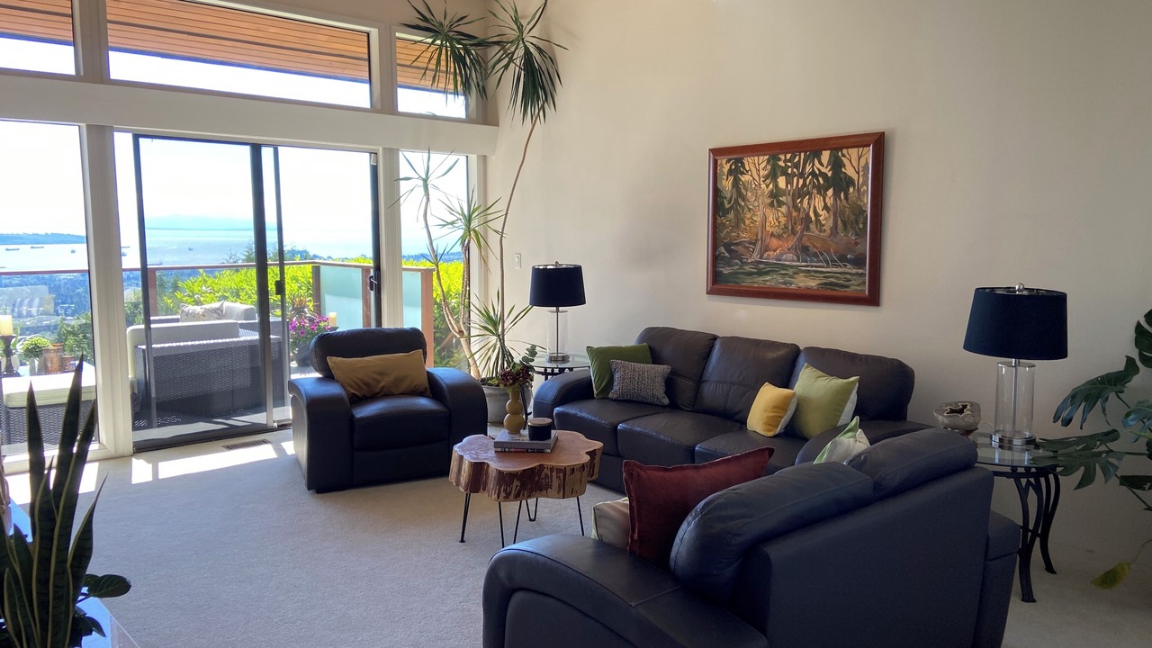 Photo of Livingroom in Upper Lonsdale