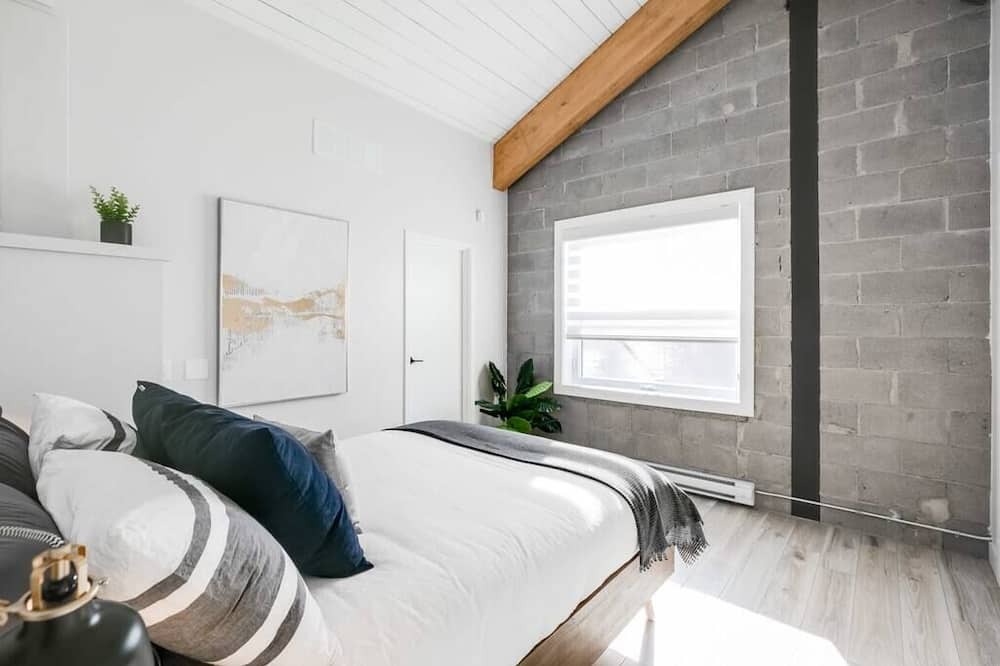 Photo of Bedroom in Laval